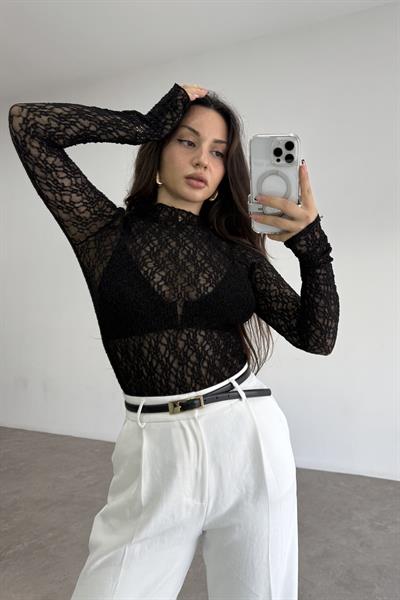 Dantelli Dik Yakalı Siyah Bluz