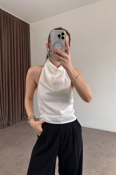 Degaje Yaka Saten Beyaz Bluz