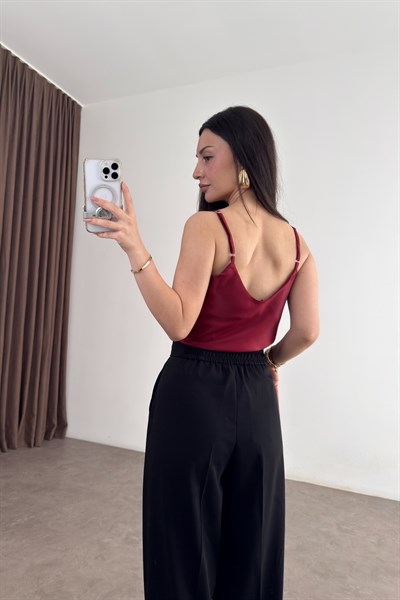 Degaje Yaka Saten Bordo Askılı Atlet