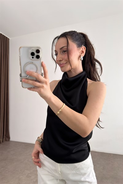 Degaje Yaka Saten Siyah Bluz