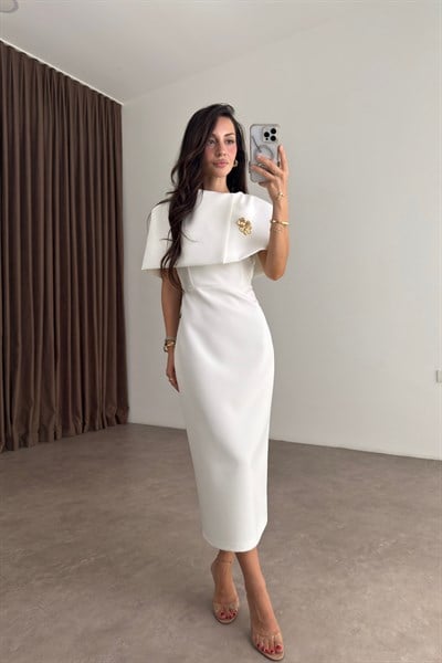 Diana Broşlu Beyaz Midi Elbise