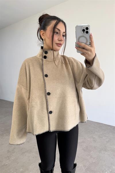 Dik Yakalı Düğmeli Cepli Tüylü Overloklu Üst