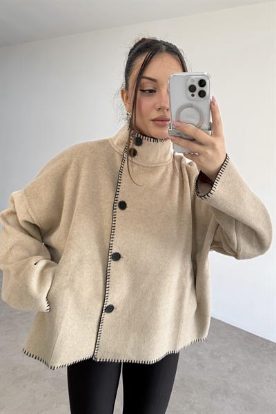 Dik Yakalı Düğmeli Cepli Tüylü Overloklu Üst