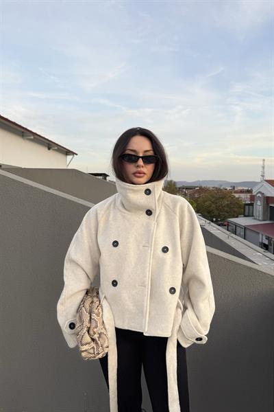 Dik Yakalı Kaşe Kısa Ekru Kaban