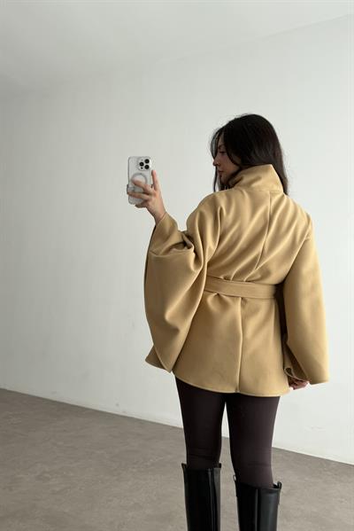 Dik Yakalı Kuşaklı Camel Panço