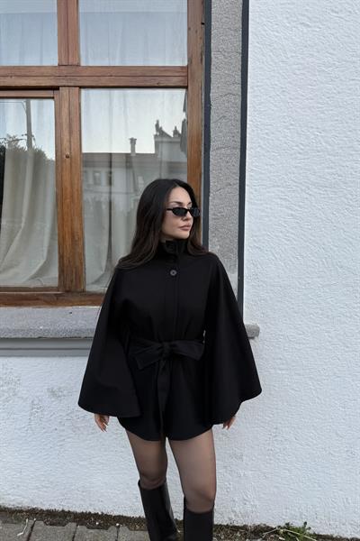 Dik Yakalı Kuşaklı Siyah Panço