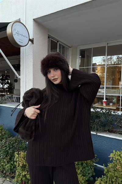 Dik Yakalı Oluklu Koyu Kahve Takım