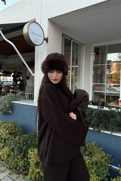 Dik Yakalı Oluklu Koyu Kahve Takım