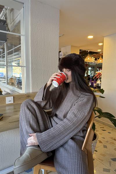 Dik Yakalı Oluklu Vizon Takım