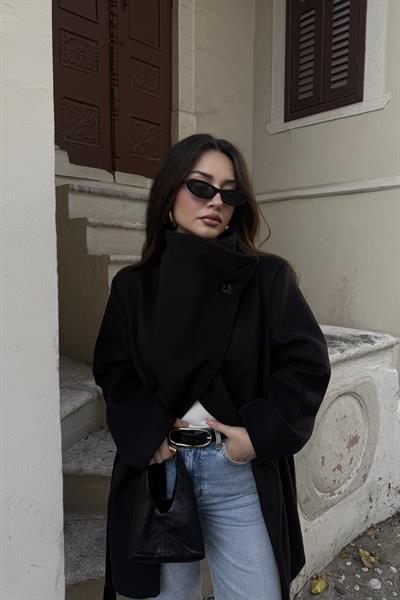 Dik Yakalı Orta Boy Kaşe Siyah Kaban