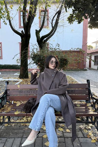 Dik Yakalı Orta Boy Kaşe Vizon Kaban