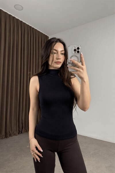 Dik Yakalı Siyah Pamuk Bluz