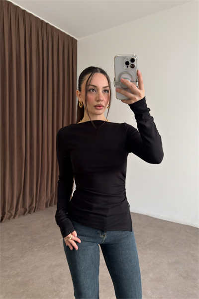 Dilvin Düz Yaka Asimetrik Yırtmaçlı Siyah Body