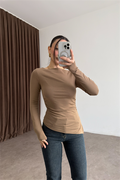 Dilvin Düz Yaka Asimetrik Yırtmaçlı Vizon Body