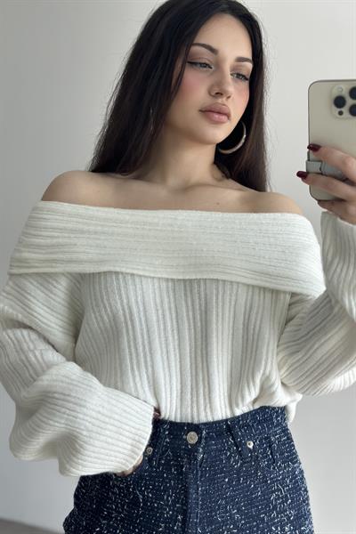 Dökümlü Madonna Yaka Salaş Ekru Kazak