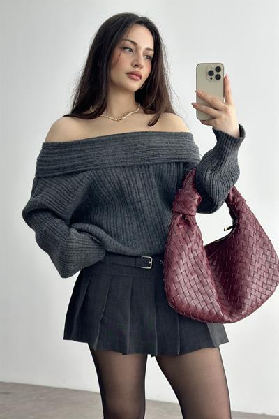 Dökümlü Madonna Yaka Salaş Füme Kazak