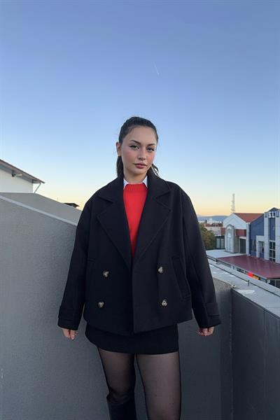 Düğme Detaylı Klasik Kesim Orta Boy Siyah Kaban