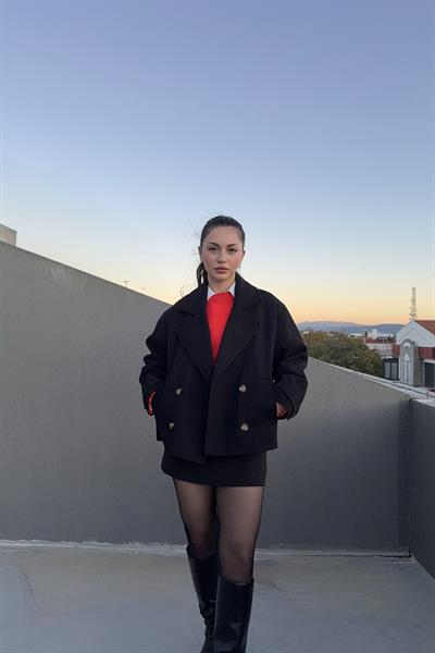 Düğme Detaylı Klasik Kesim Orta Boy Siyah Kaban