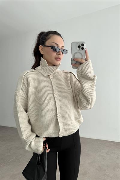 Düğmeli Dik Yakalı Apoletli Ekru Kazak