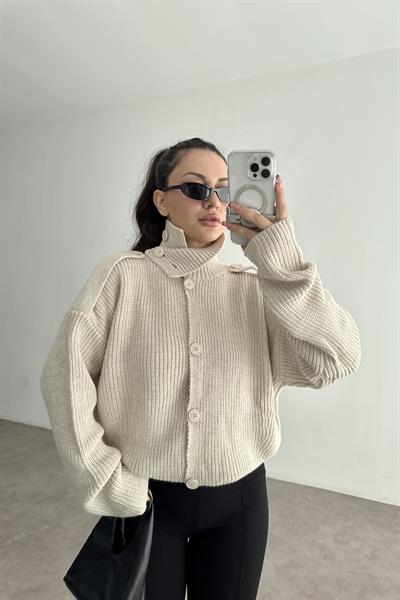 Düğmeli Dik Yakalı Apoletli Ekru Kazak