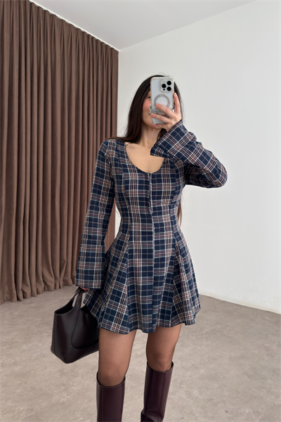 Ekoseli Kloş Etekli Elbise