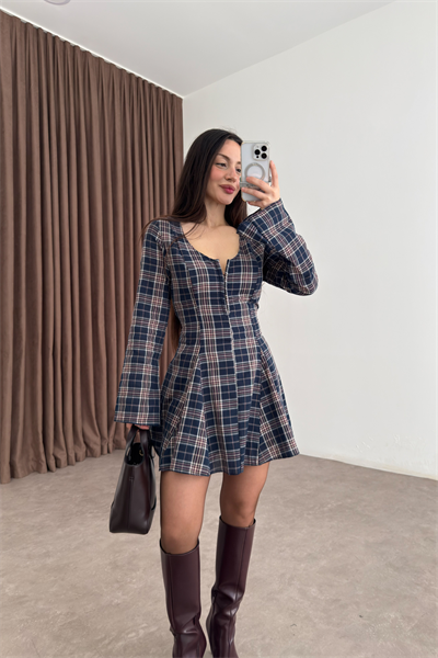 Ekoseli Kloş Etekli Elbise