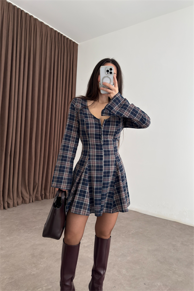 Ekoseli Kloş Etekli Elbise