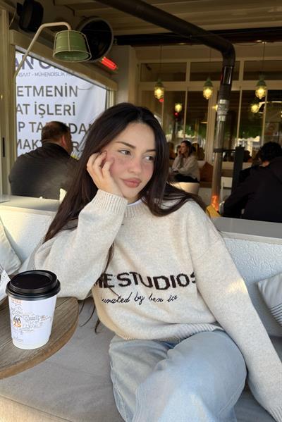 Eme Studios Ekru Kazak