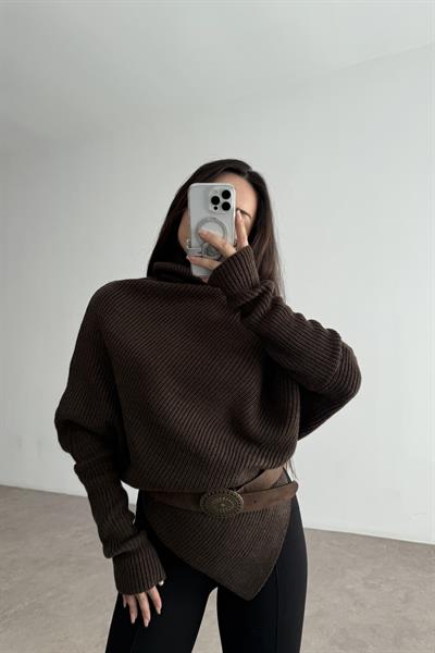 Eteği V Kesimli Boğazlı Acı Kahve Kazak