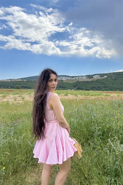 Eteği Volanlı Kuşaklı Elbise Pembe