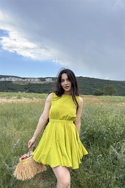 Eteği Volanlı Kuşaklı Elbise Yeşil