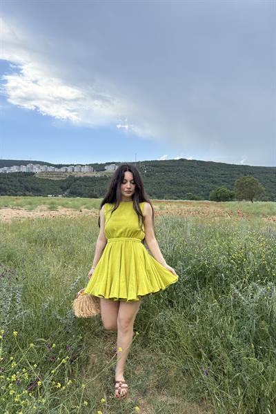 Eteği Volanlı Kuşaklı Elbise Yeşil