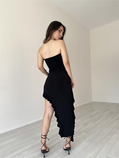 Asimetrik Kesim Volanlı Yasmin Elbise