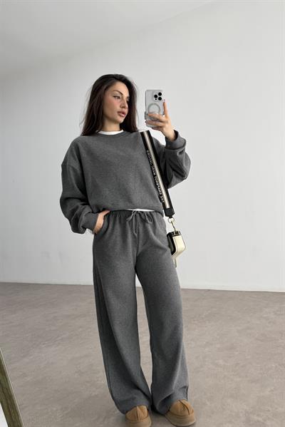 Fitilli Dokulu Gri Eşofman Takımı