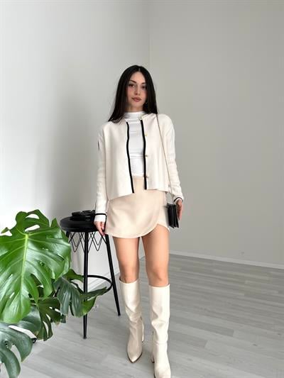 ZR Model Klasik Kesim Bej Şort Etek