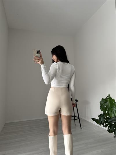 ZR Model Klasik Kesim Bej Şort Etek