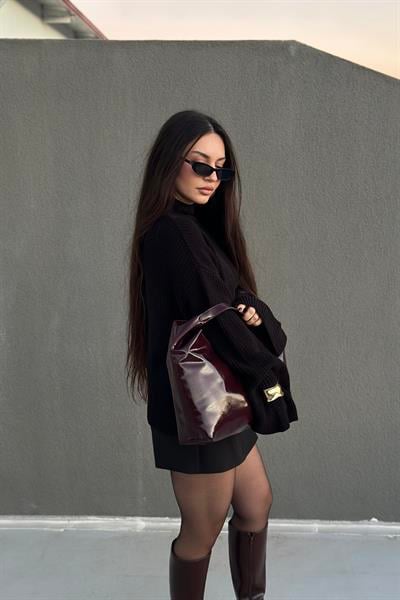 Geniş Kollu Dik Yaka Premium Kazak Siyah