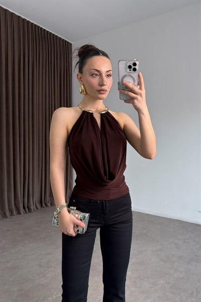 Gold Kolyeli Degaje Kahve Bluz 