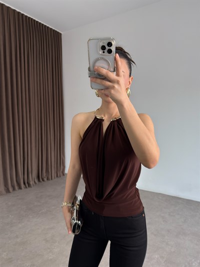 Gold Kolyeli Degaje Kahve Bluz 