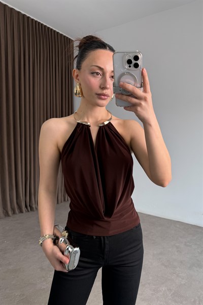 Gold Kolyeli Degaje Kahve Bluz 