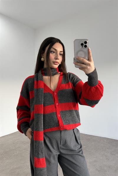 Gri Kırmızı Çizgili Atkılı Hırka