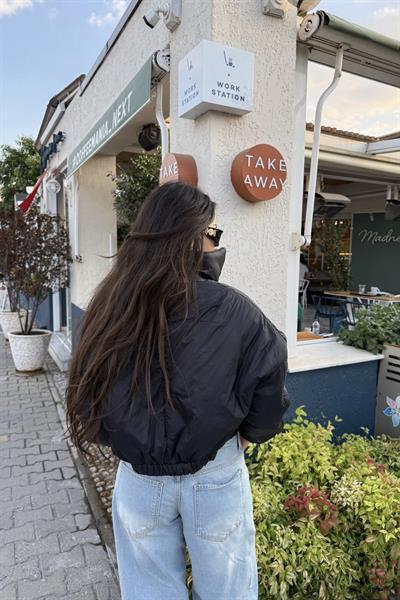 Hafif Dolgulu Şişme Siyah Ceket
