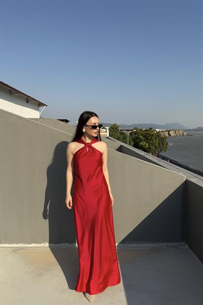Halter Yaka İpek Saten Elbise Kırmızı