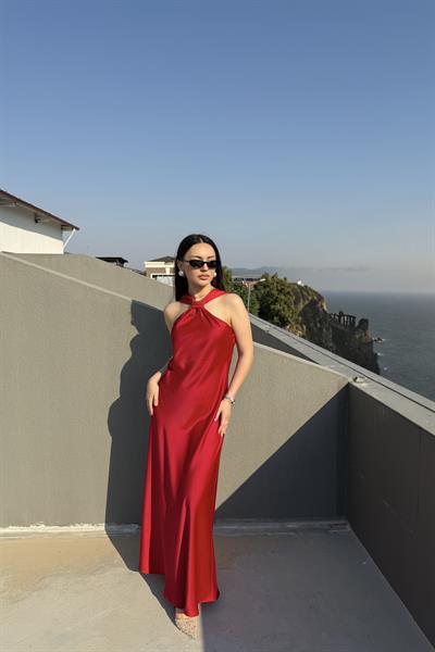 Halter Yaka İpek Saten Elbise Kırmızı