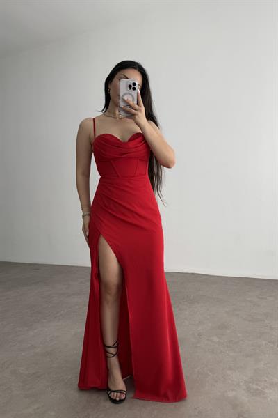 Anka Yırtmaç Detaylı Kırmızı Midi Elbise