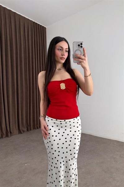 Hm Orijinal Gold Toka Detaylı Kırmızı Straplez Bluz 