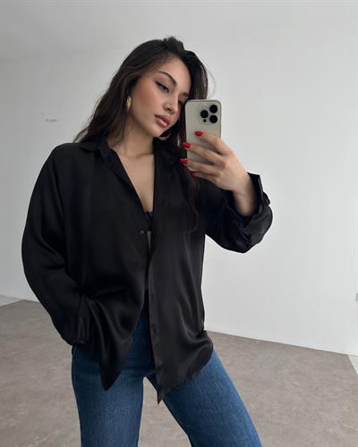 İpek Saten Dökümlü Siyah Gömlek