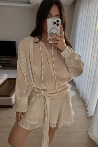 Işıltılı İpek Saten Drepeli Elbise 