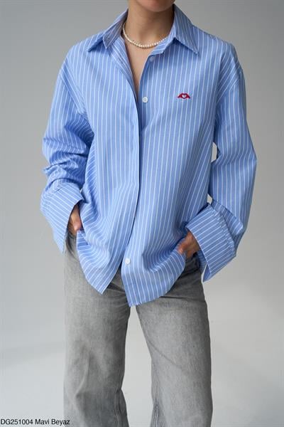 Kalp Logolu Çizgili Mavi Gömlek