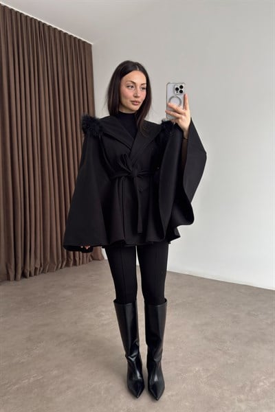 Kapüşonu Kürklü Kaşe Siyah Panço 